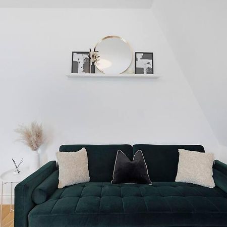Roomy One Bed Loft Apartment ビショップス・ストートフォード エクステリア 写真