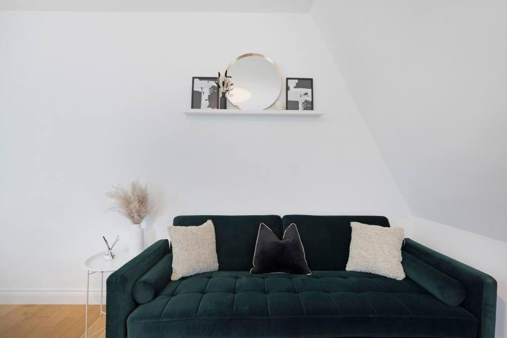 Roomy One Bed Loft Apartment ビショップス・ストートフォード エクステリア 写真